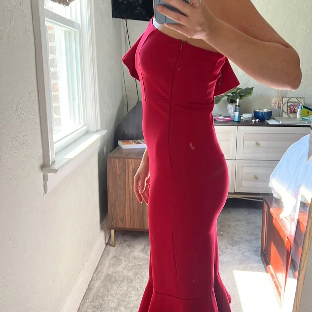 Gorgeous red one strap gown with slit midi S - Picture 3 of 7